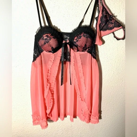 Lingerie set Sz M coral black accents lace trim reversible straps push-up bra